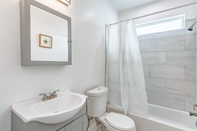 4018 6th St, Galveston, TX 77554 - full bathroom featuring shower / tub combo with curtain and vanity
