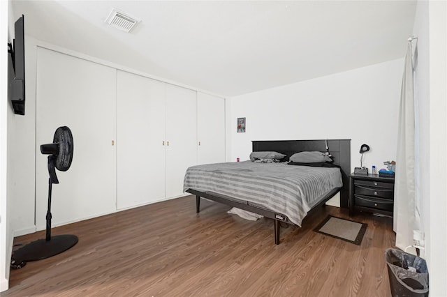 3606 Darling Ave, Pasadena, TX 77503 - bedroom with wood finished floors and a closet