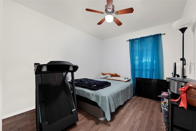 3606 Darling Ave, Pasadena, TX 77503 - bedroom with wood finished floors and a ceiling fan