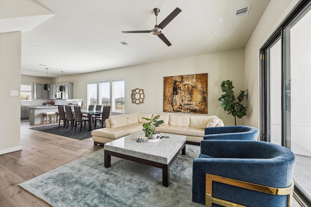 123 Eastwood St, Houston, TX 77011 - photo 10