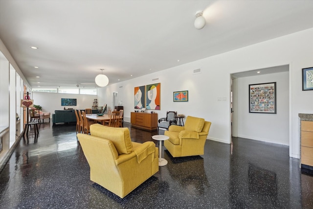 1306 Harbor Vw, Galveston, TX 77551 - living room with recessed lighting