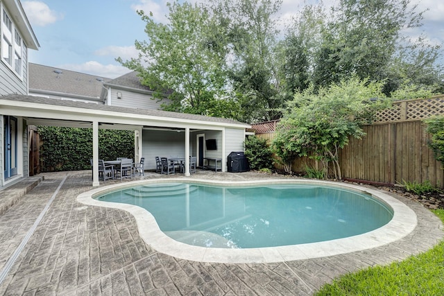 2120 Gostick St, Houston, TX 77008 - view of pool with a fenced backyard, a patio, and area for grilling