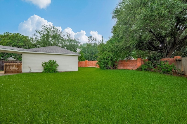 1615 Monvale Ln, Sugar Land, TX 77479 - view of fenced backyard