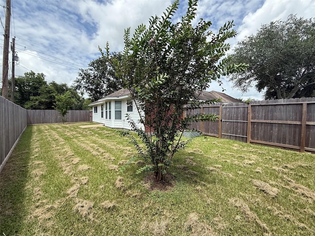 1140 Thomas Dr, Angleton, TX 77515 - view of fenced backyard