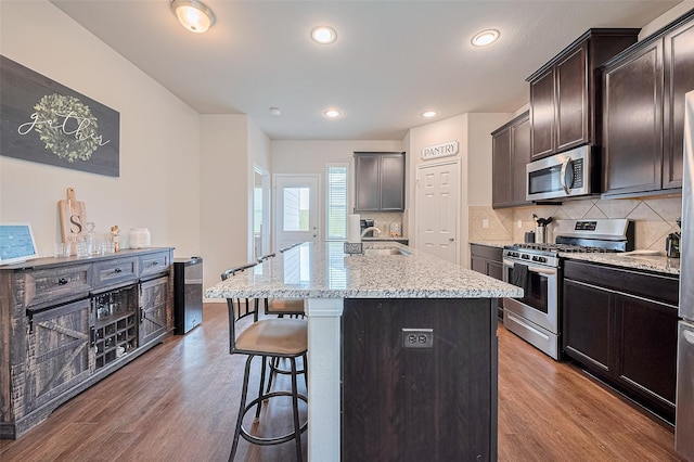 1214 Red Hills Dr, Rosharon, TX 77583 - photo 9