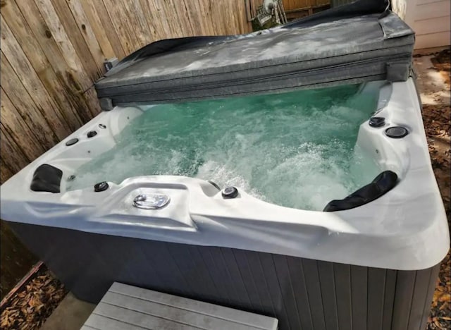 6617 Del Rio St Unit D, Houston, TX 77021 - exterior view of a hot tub