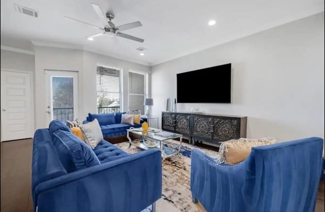 6617 Del Rio St Unit D, Houston, TX 77021 - living room with ornamental molding, ceiling fan, and recessed lighting