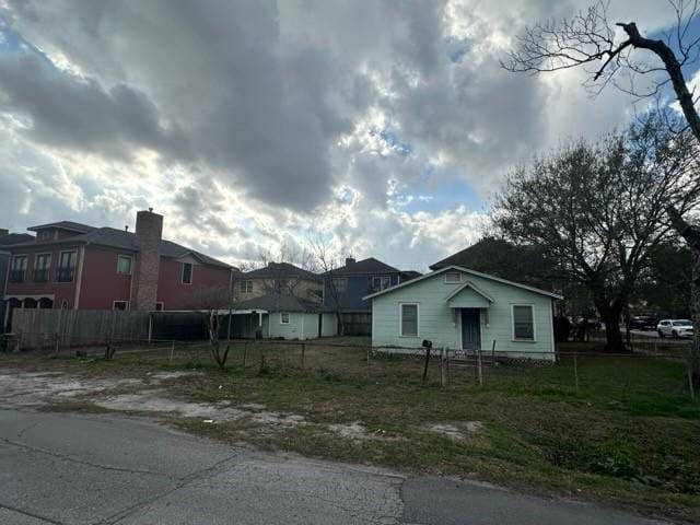 2543 Bevis St, Houston, TX 77008