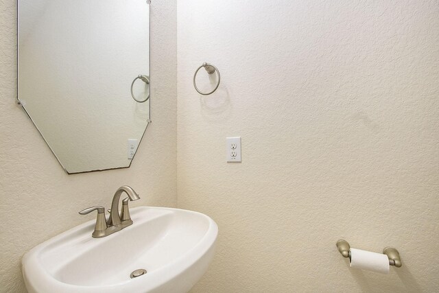 2311 Langley Dr, Rosharon, TX 77583 - bathroom with a sink