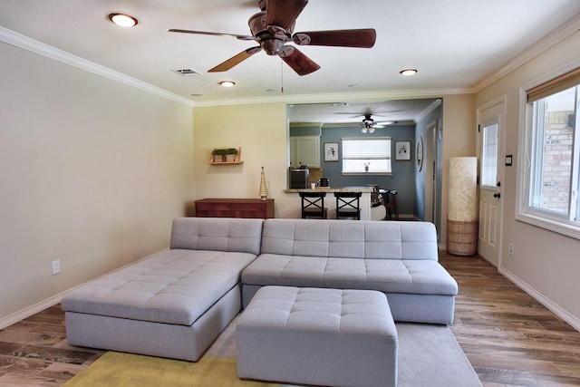 5926 Lattimer Dr, Houston, TX 77035 - living area with wood finished floors, ceiling fan, crown molding, and recessed lighting