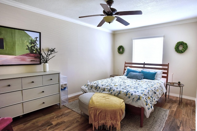 5926 Lattimer Dr, Houston, TX 77035 - bedroom featuring dark wood finished floors, crown molding, ceiling fan, and a textured ceiling