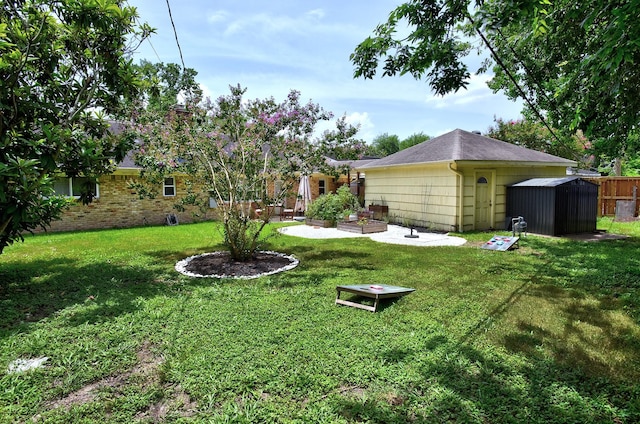 5926 Lattimer Dr, Houston, TX 77035 - view of yard featuring a storage shed