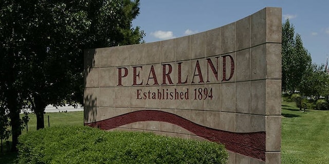 3214 Worthington Dr, Pearland, TX 77584 - community sign featuring a lawn
