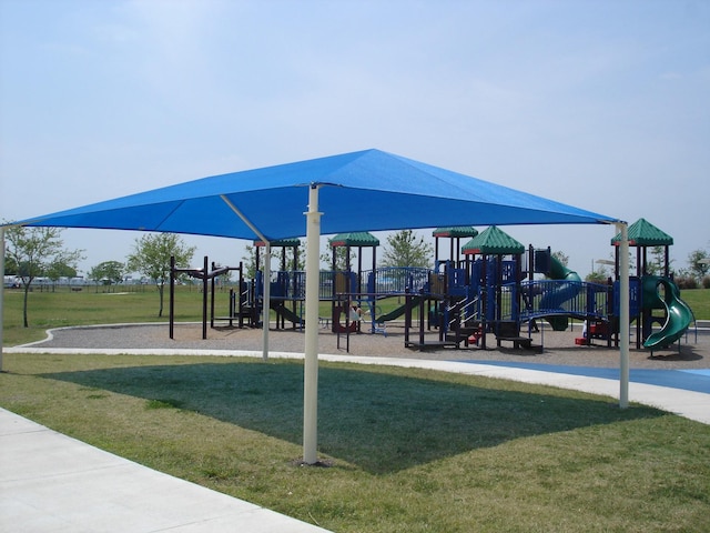3214 Worthington Dr, Pearland, TX 77584 - community playground with a lawn