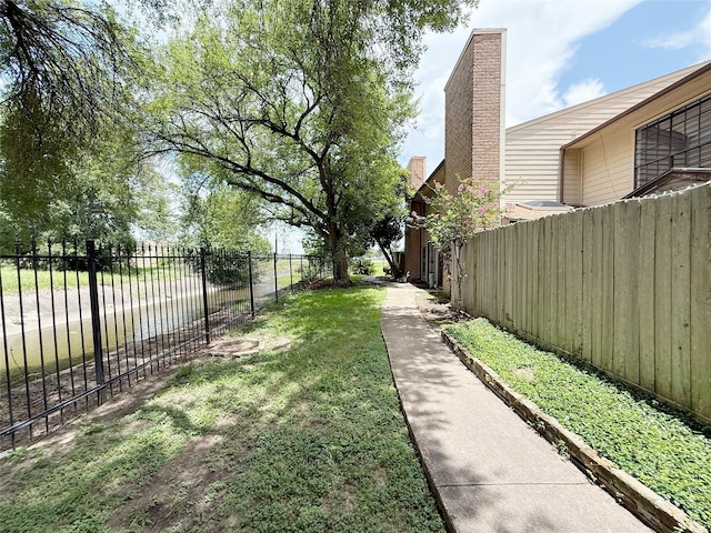 10912 Gulf Fwy Unit 68, Houston, TX 77034 - view of yard