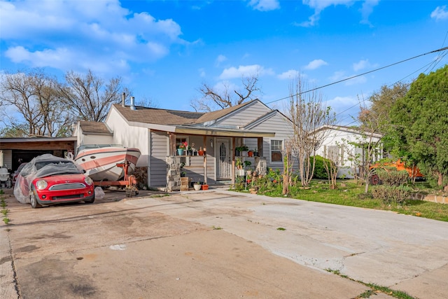 6009 Crane St, Houston, TX 77026 - bungalow-style house with covered porch and concrete driveway