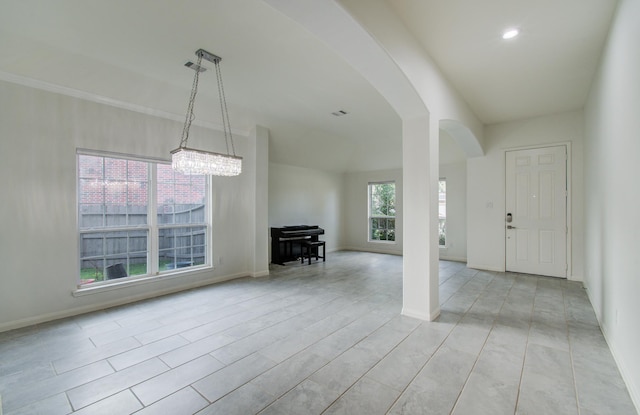 4639 Regal Shadow Ln, Sugar Land, TX 77479 - entryway featuring arched walkways and baseboards