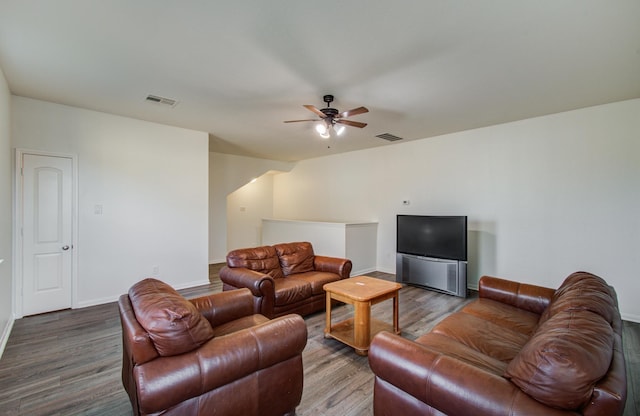 4639 Regal Shadow Ln, Sugar Land, TX 77479 - living area featuring wood finished floors and a ceiling fan