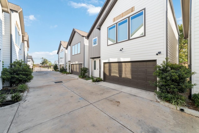 240 Julia St Unit D, Houston, TX 77022 - view of concrete road