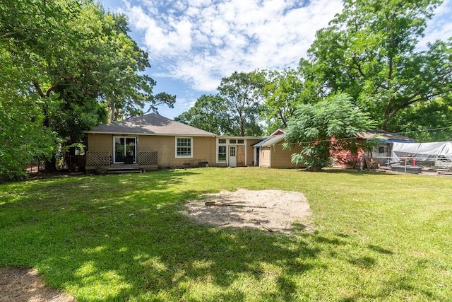 117 Pecan Dr, Baytown, TX 77520 - view of grassy yard