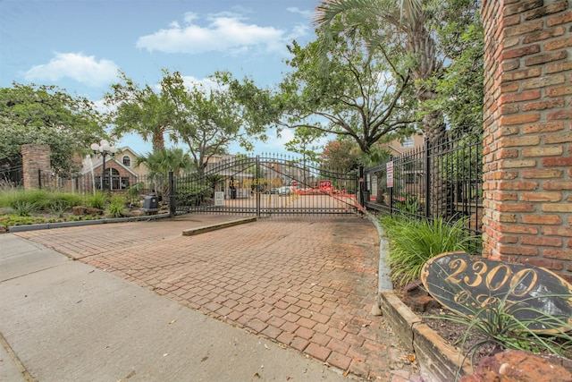 2300 Old Spanish Trl Unit 1060, Houston, TX 77054 - view of gate