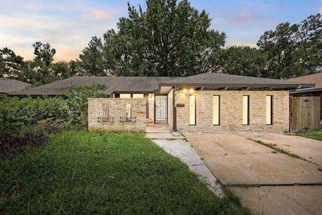 5618 Briarwick Ln, Houston, TX 77016 - photo 1