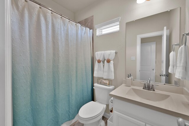 3604 Magnolia Crest Ln, Spring, TX 77386 - full bath with vanity and a shower with shower curtain