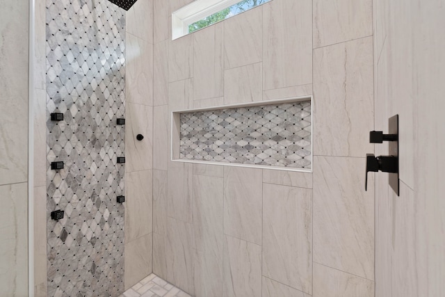 206 Rim Rock Rd, Huntsville, TX 77340 - full bath featuring a tile shower