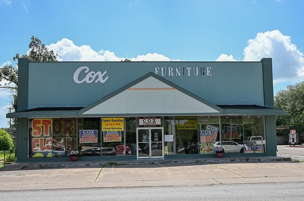 601 S Gordon St, Alvin, TX 77511