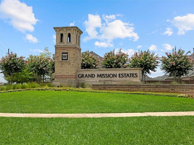 8426 Kari Bend Cir, Richmond, TX 77407 - community / neighborhood sign with a lawn