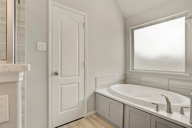 8426 Kari Bend Cir, Richmond, TX 77407 - full bath with a garden tub