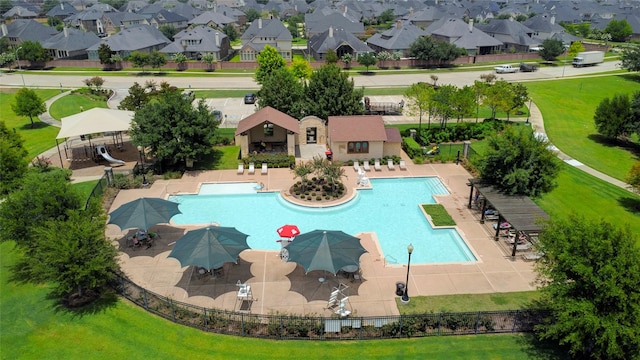 8426 Kari Bend Cir, Richmond, TX 77407 - community pool with a residential view and a patio area