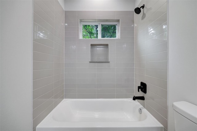 846 Elkhart St Unit B, Houston, TX 77091 - full bath with toilet and shower / washtub combination