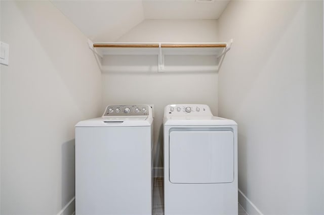 846 Elkhart St Unit B, Houston, TX 77091 - laundry area featuring independent washer and dryer and baseboards