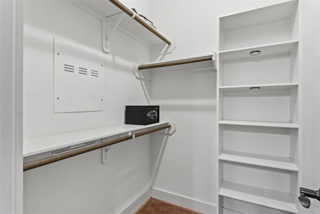 112 Riley Ln, Houston, TX 77003 - view of spacious closet