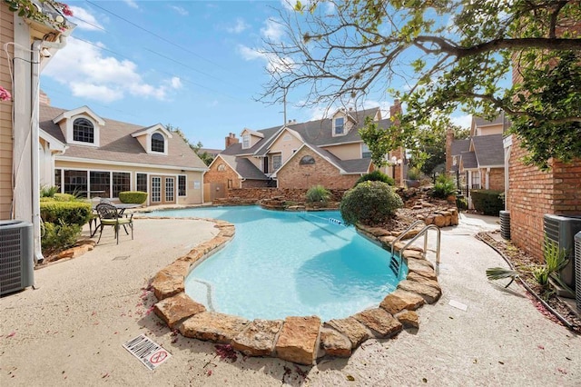2300 Old Spanish Trl Unit 2116, Houston, TX 77054 - swimming pool with a patio area