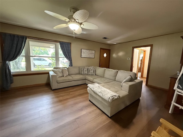 255 Duckett St, El Campo, TX 77437 - photo 5