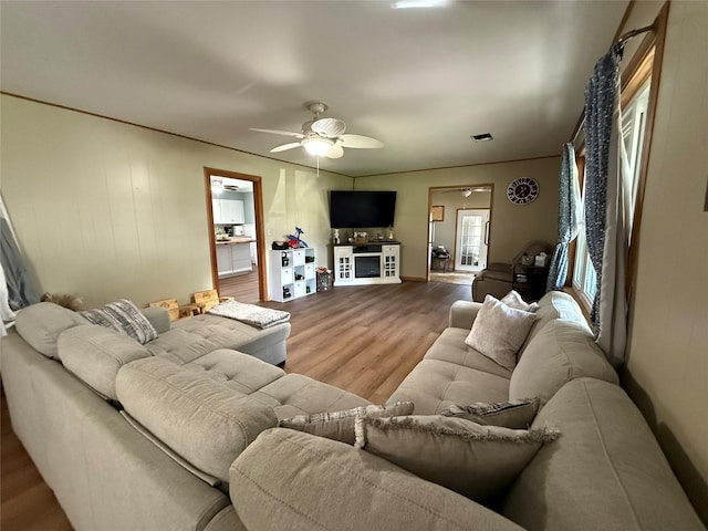 255 Duckett St, El Campo, TX 77437 - photo 9