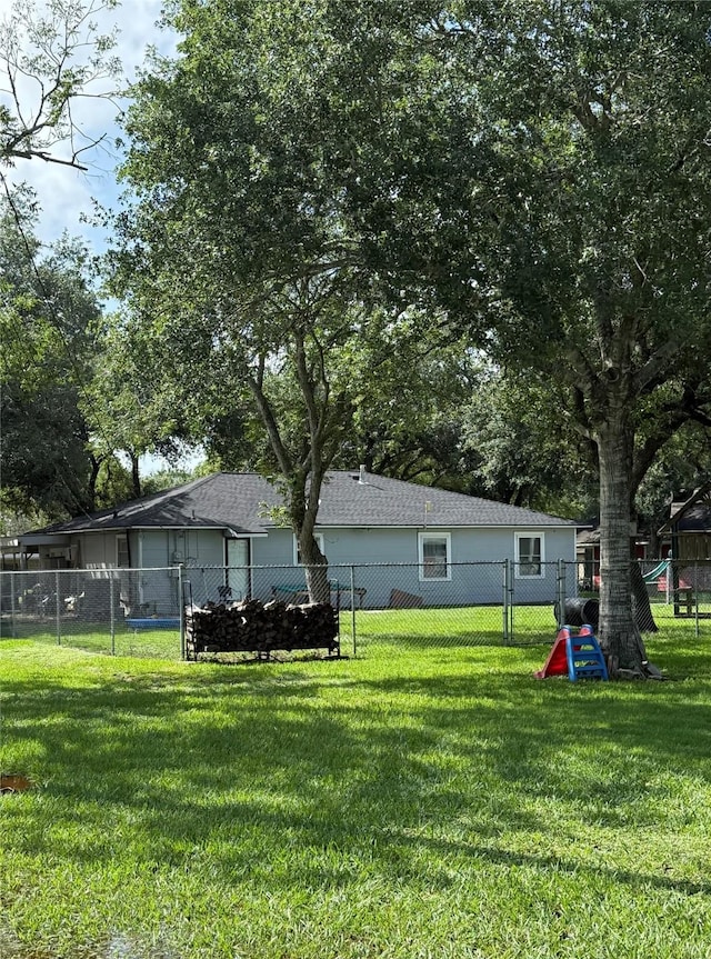 255 Duckett St, El Campo, TX 77437 - photo 13