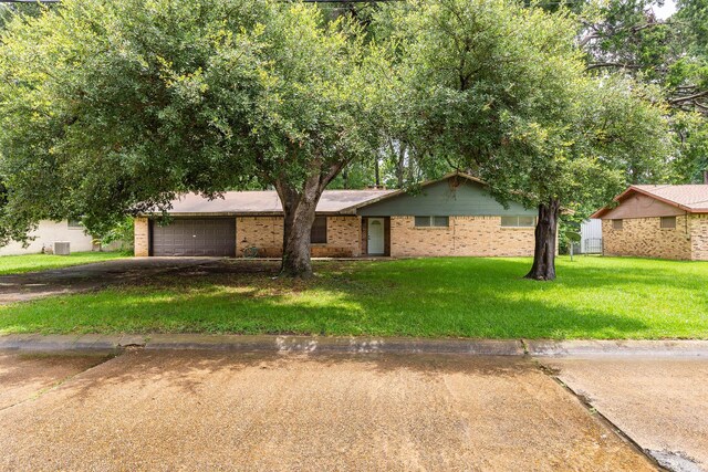 200 Cunningham Dr, Lufkin, TX 75901 - photo 2