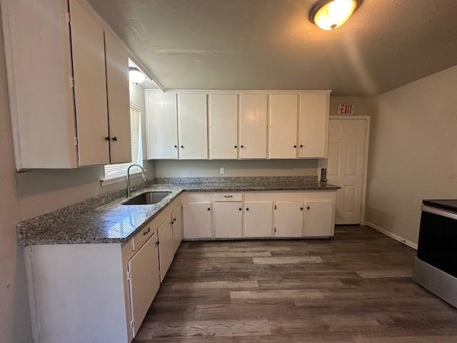 7622 S Hall St, Houston, TX 77028 - photo 4