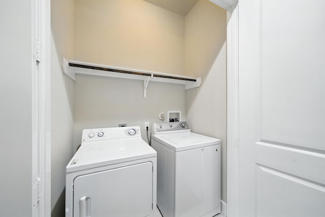 151 E 2nd St, Houston, TX 77007 - washroom with washer and dryer