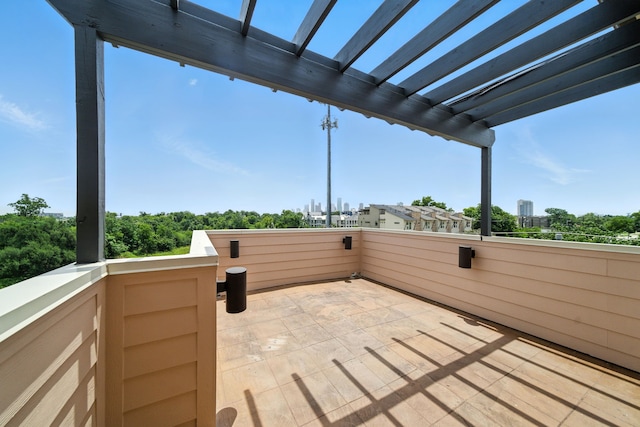 151 E 2nd St, Houston, TX 77007 - patio / terrace featuring a pergola