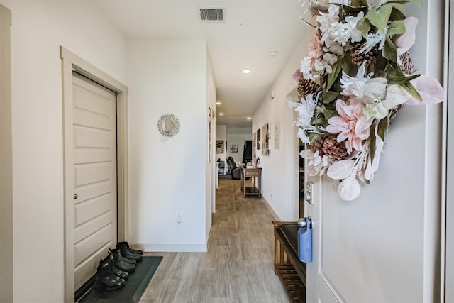 826 Green Clover Ln, Rosharon, TX 77583 - corridor featuring light wood-style floors and recessed lighting