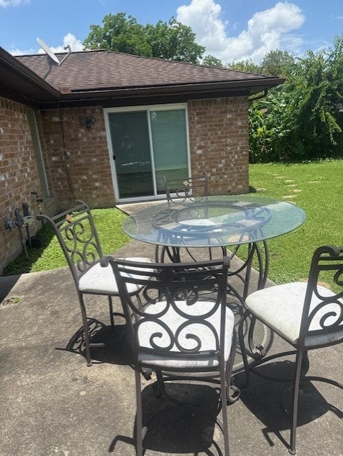 7955 Fawn Terrace Dr, Houston, TX 77071 - view of patio with outdoor dining area