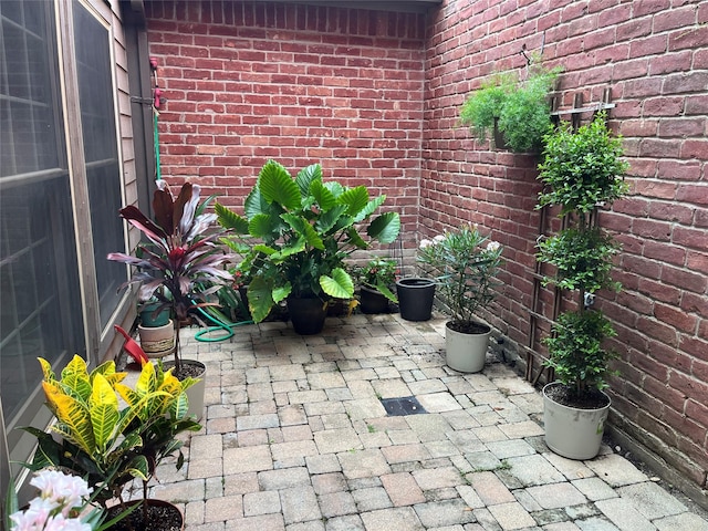 7447 Cambridge St Unit 18, Houston, TX 77054 - view of patio / terrace