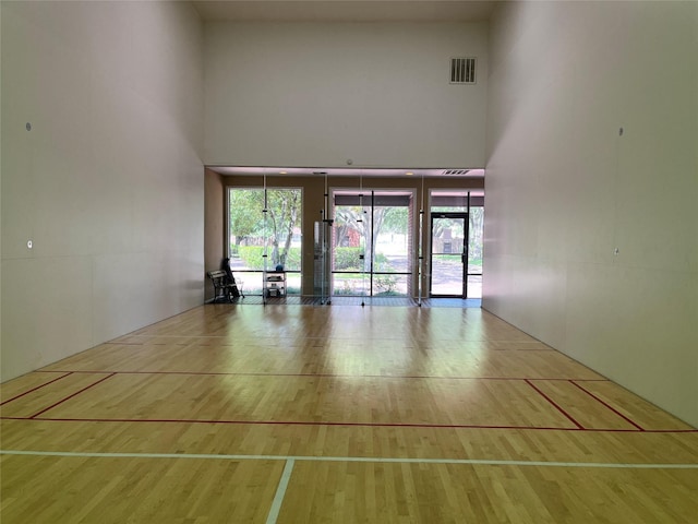 7447 Cambridge St Unit 18, Houston, TX 77054 - view of community with a towering ceiling