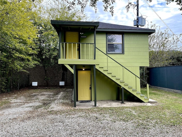 338 Cortlandt St, Houston, TX 77007 - back of property with stairway