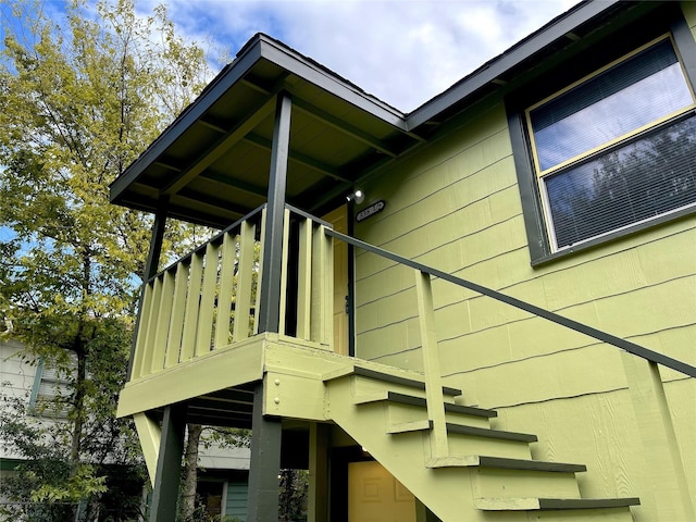 338 Cortlandt St, Houston, TX 77007 - view of property exterior with a balcony