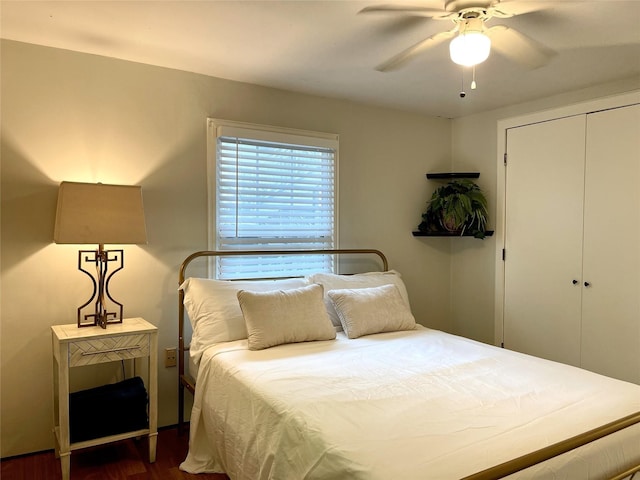 338 Cortlandt St, Houston, TX 77007 - bedroom featuring dark wood-type flooring, a closet, and ceiling fan